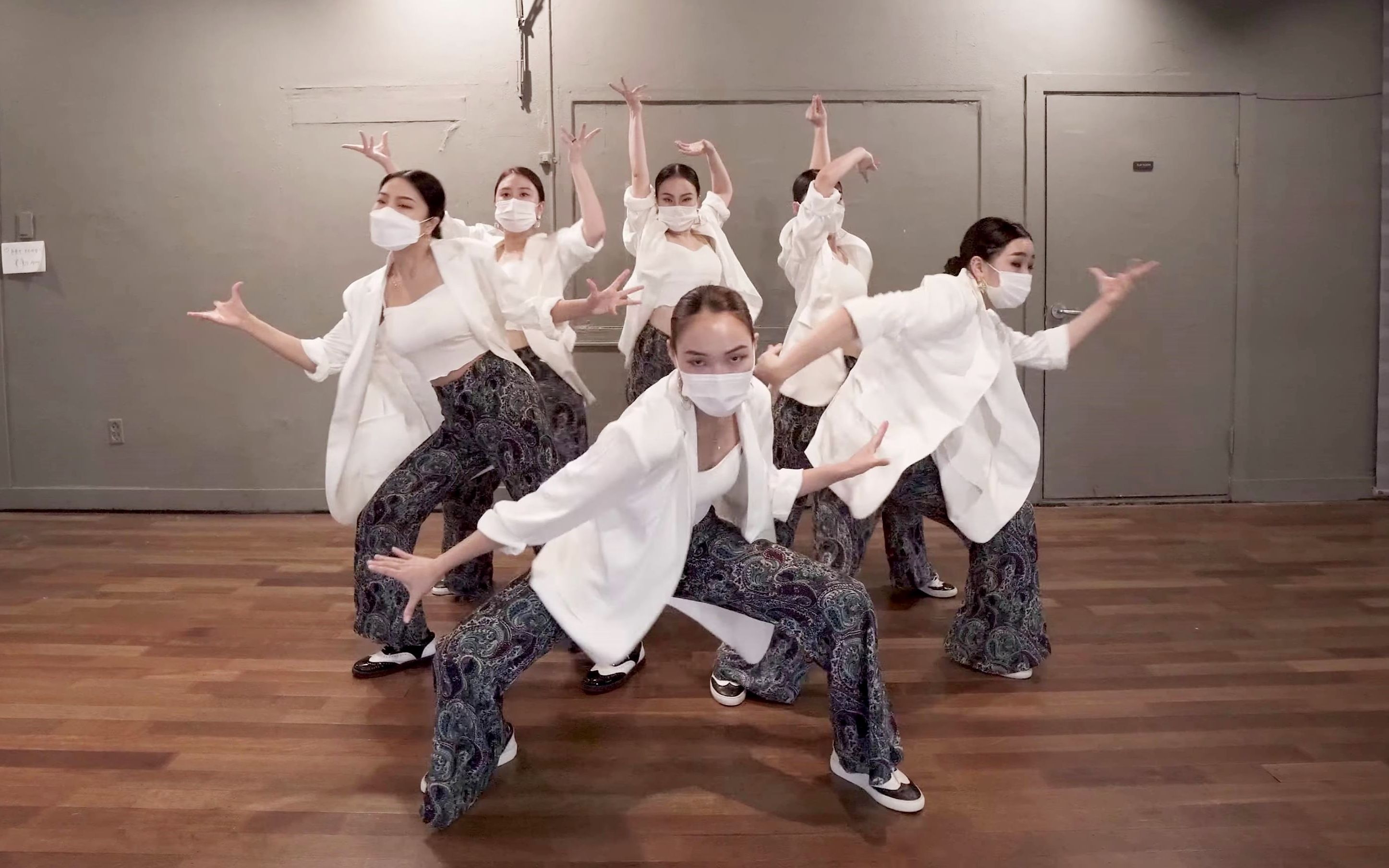 充满灵魂的waacking齐舞vividness舞团小姐姐们超舒适的甩手舞bonbon