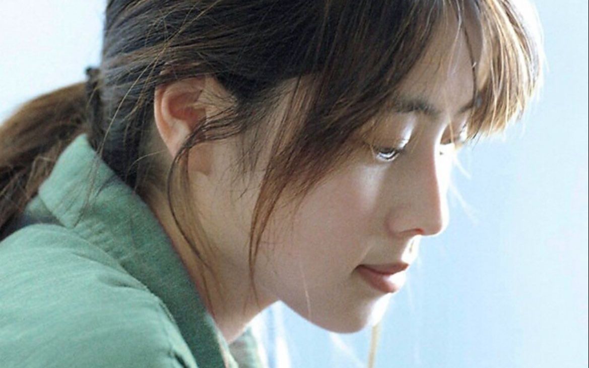 坂井泉水 真的是少数素颜的美女,而且又有,歌曲,嗓门都是我所敬佩,所