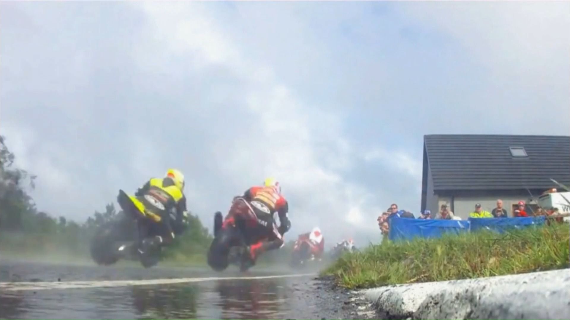 曼岛tt精彩片断-21