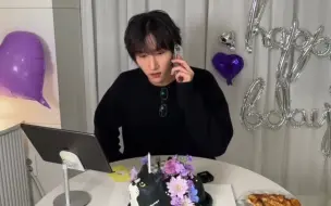 Download Video: 【MONSTAX】昌均尼生日直播打来电话的军鼠 听点实时新鲜的鼠比声音