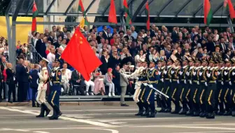 激动!!现场实拍中国仪仗队参加白俄罗斯解放80周年阅兵!