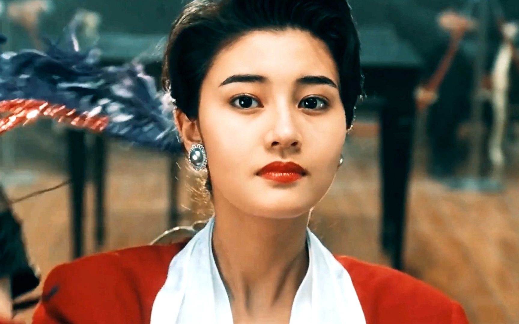 百看不厌的港片女星经典瞬间,李嘉欣摘面具瞬间太美了,周海媚弯腰让人