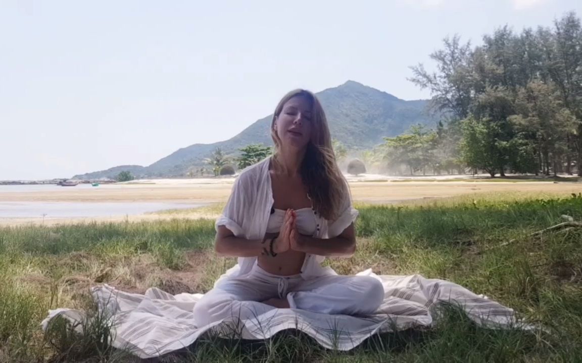 [图]25分钟昆达里尼瑜伽-晨间唤醒X能量| Yoga With Stefanie Marco