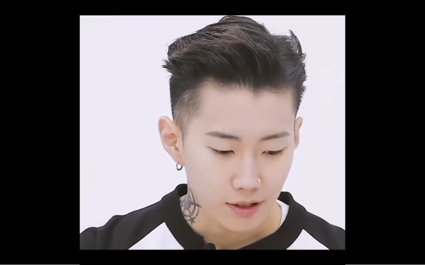 是谁在重温2019kha年度艺人的采访视频 被大背头给帅崩溃啦!