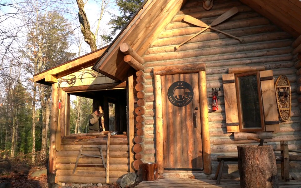 【森林地产商】独自建造的林中木屋,挑战无电网无wifi的长期野外生存