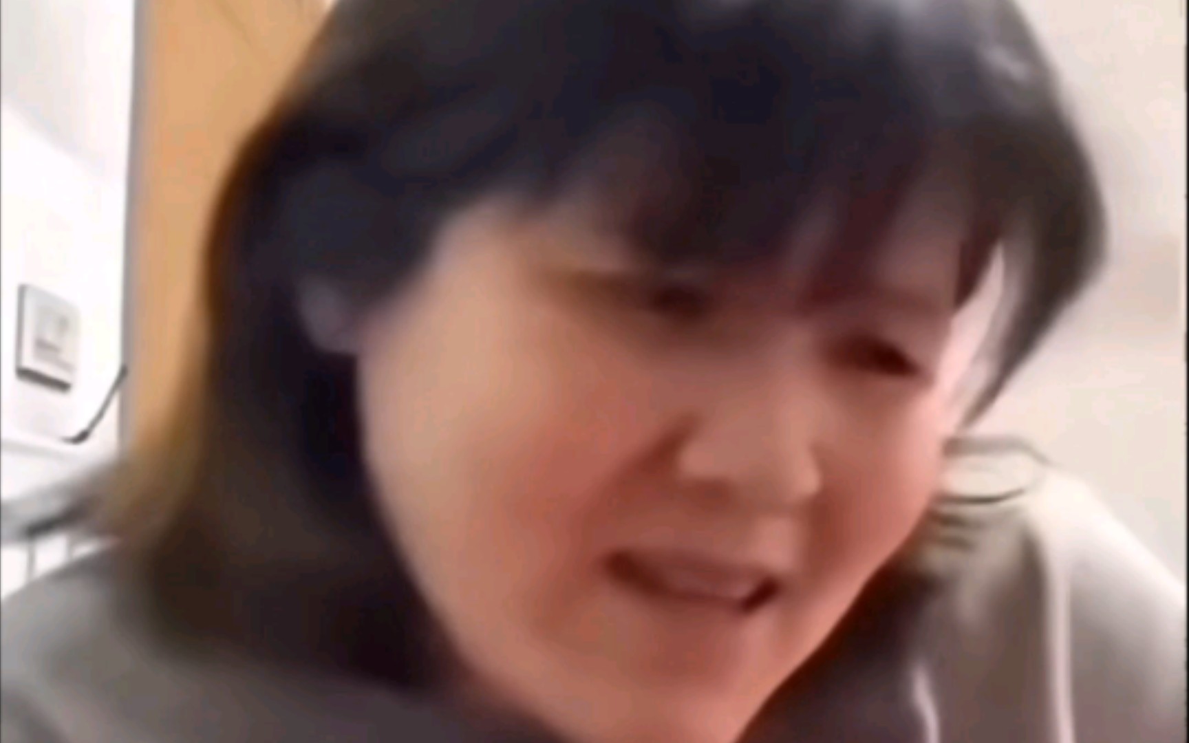 郭老师回应达令偷偷在外面做零