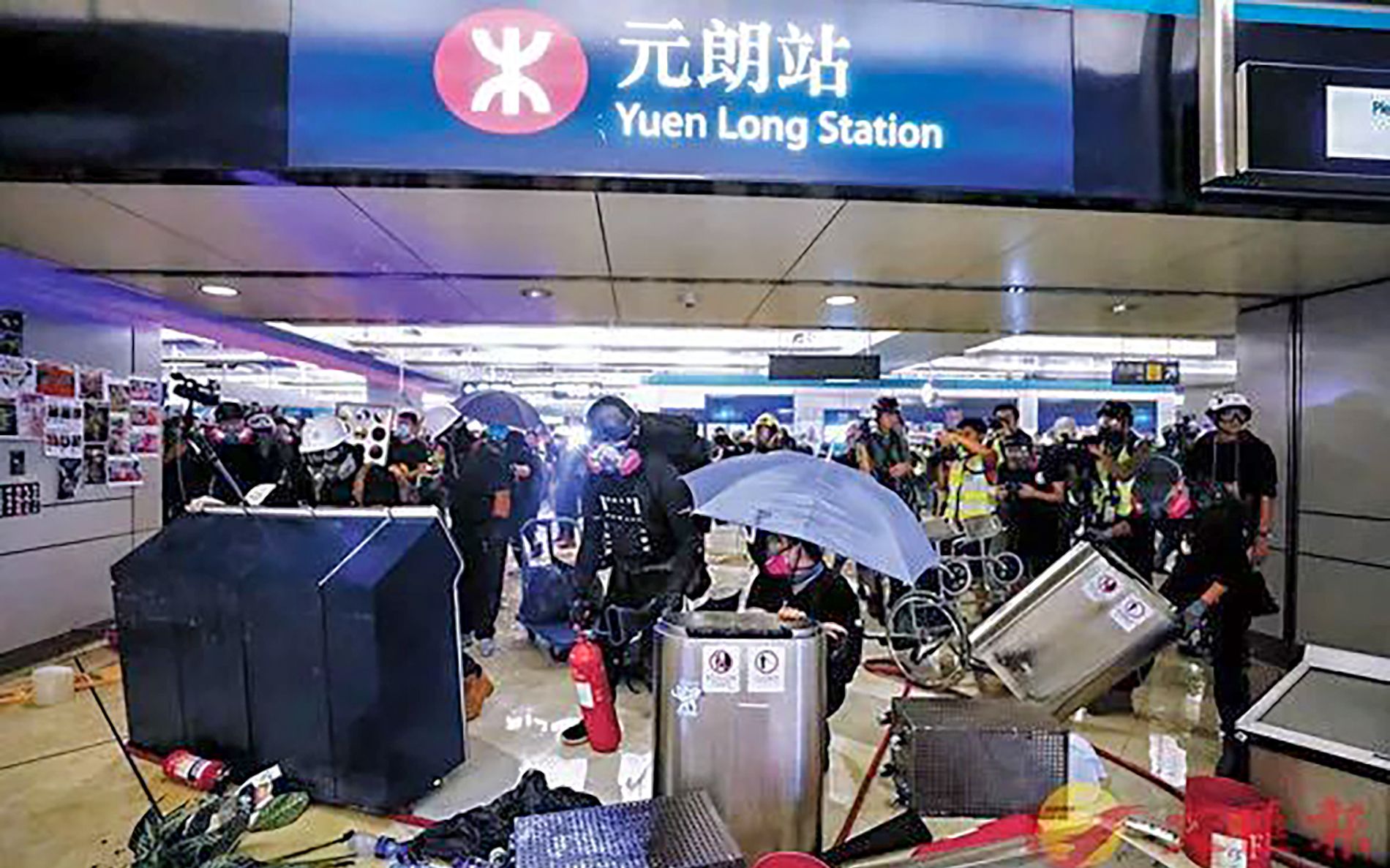 暴徒大闹元朗站香港地铁安排专列护送离开掂量过轻重吗