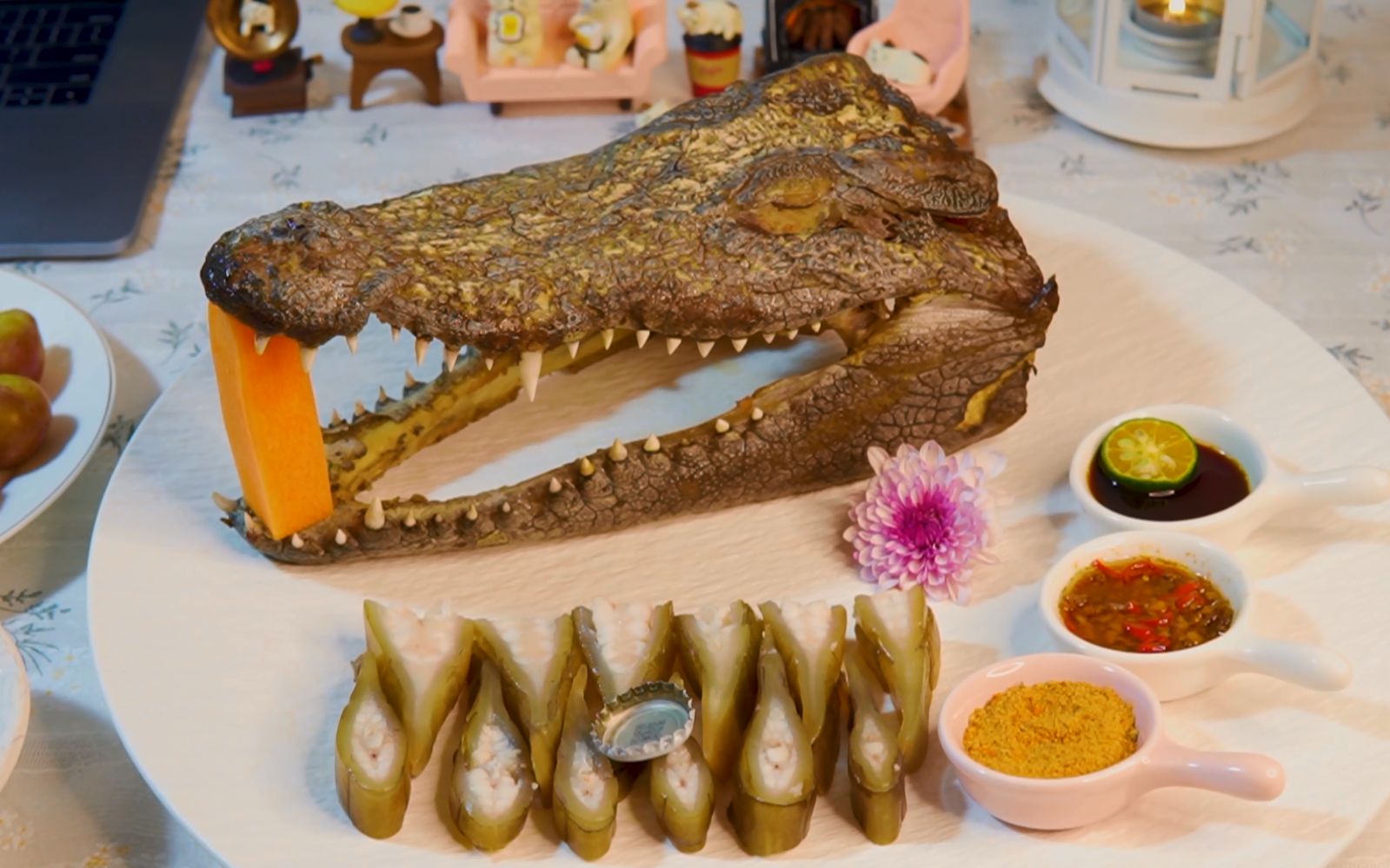 今晚宵夜 辣卤鳄鱼头 燕窝奶昔 简简单单吃一餐