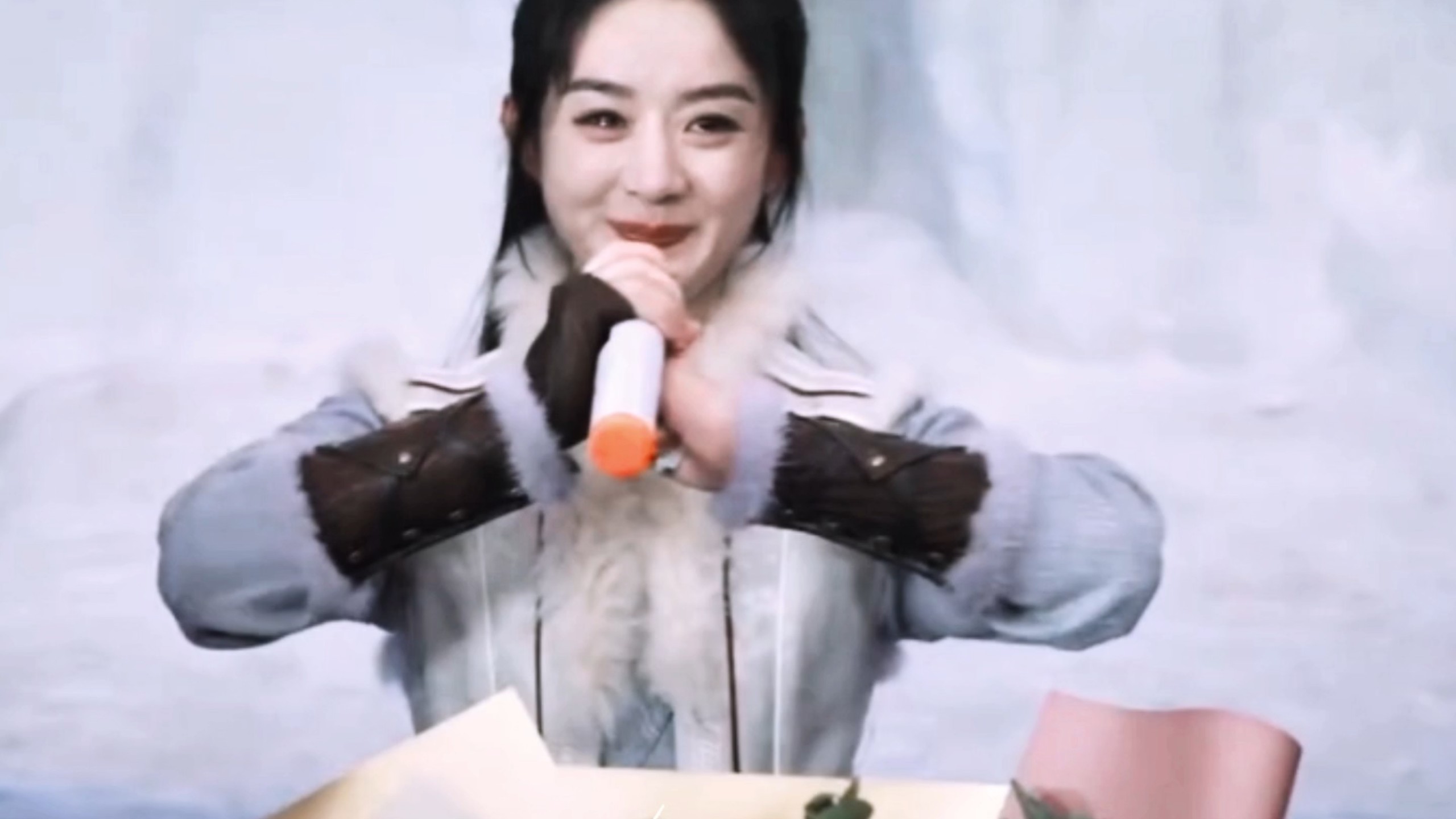 [贺赵丽颖三十九岁生日]非常感谢每一位导演，每一位工作人员与演员赵丽颖共同完成一个又一个角色的灵魂创建。㊗️中国女演员赵丽颖生日快乐，平