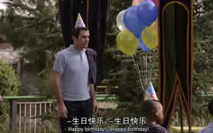 Tải video: Modern Family-S1E19-Phil过生日，超级想要一个iPad，为此Claire打算起了个大早去排队买。