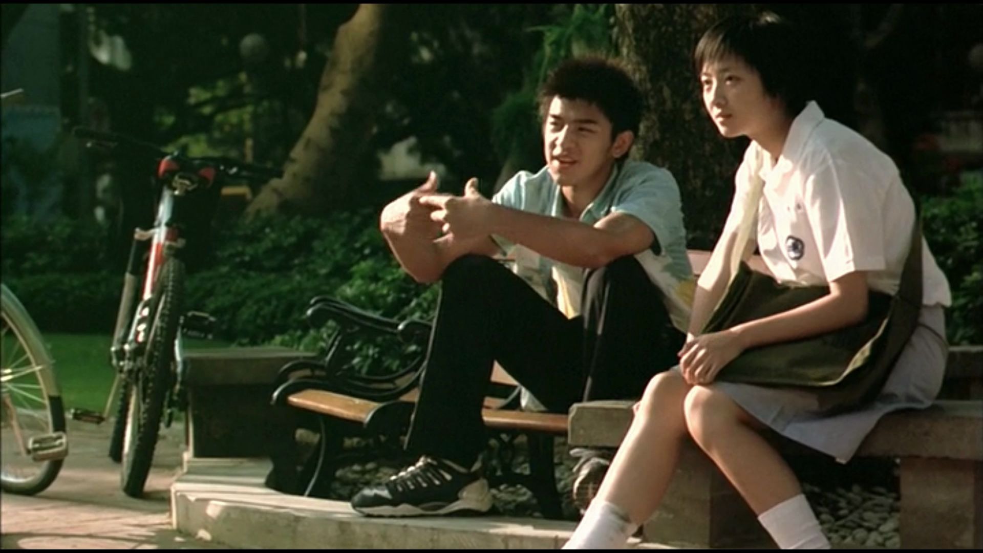 【蓝色大门】夏天就快过完了,我们都只是跑来跑去