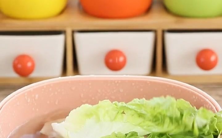 【学做饭之蒜香油淋生菜】鲜嫩多汁比肉还好吃的蒜香油淋生菜哔哩哔哩bilibili