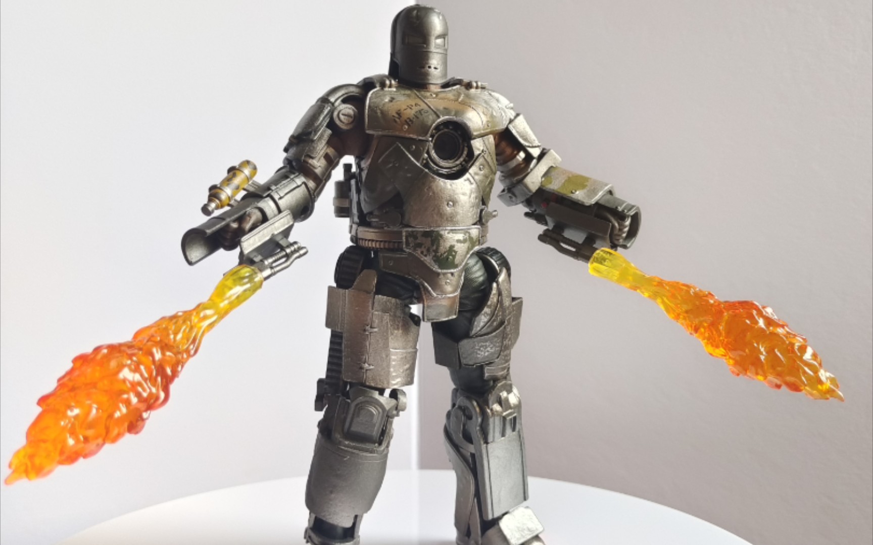 我也晒一下我的中动钢铁侠mk1