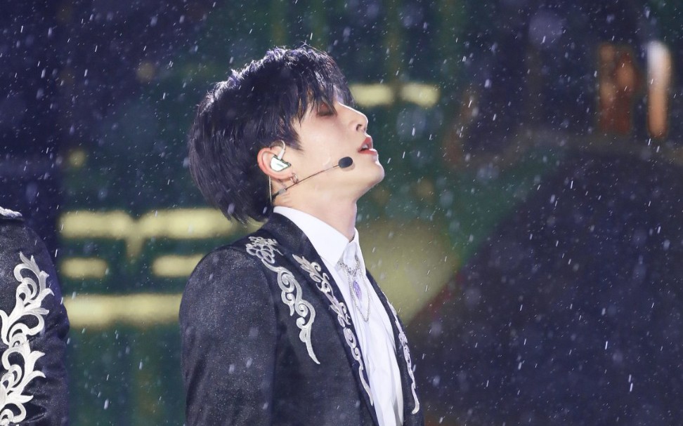 朴真佑astrojinjinfocus舞台现场签售饭拍合集