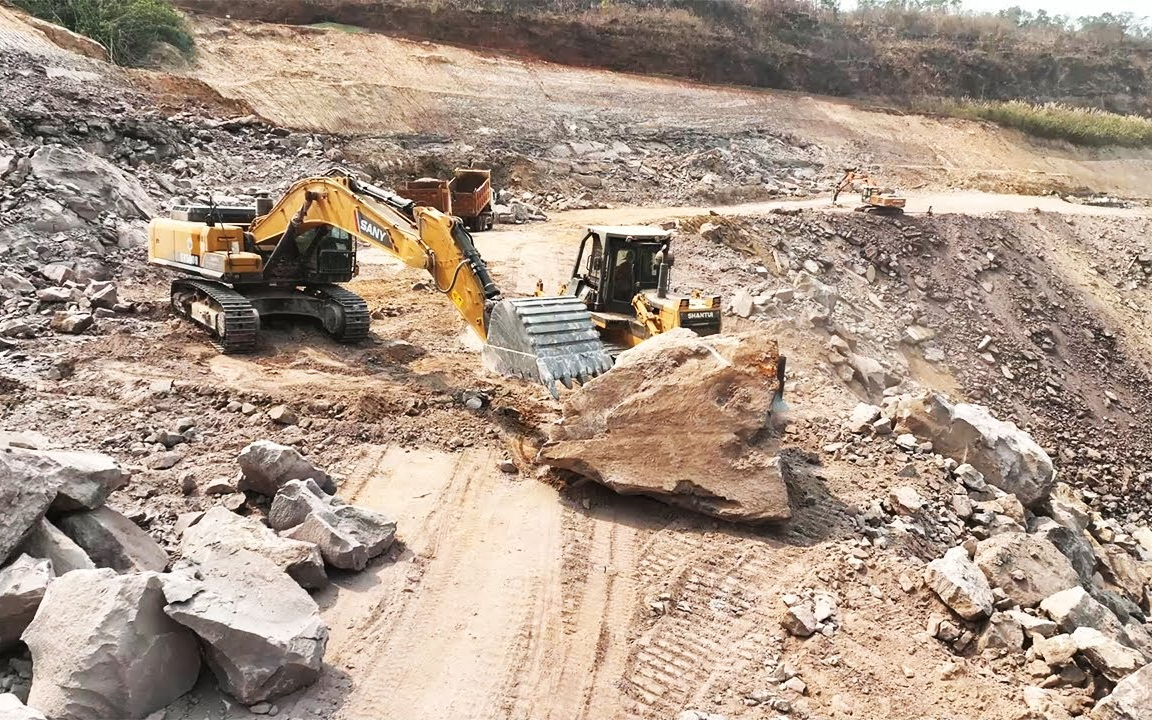 【建筑工程】最佳场景新更新山路建设项目卓越挖掘机推土机移动石头