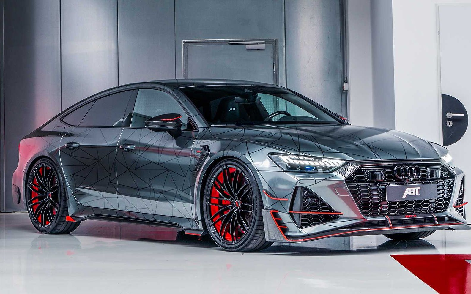 【油管转载】直线加速赛 银耳奥迪rs7-r vsamg e63 s_哔哩哔哩_bili