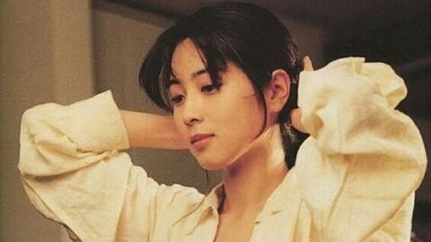 稀有绝美珍藏】坂井泉水在蒲池幸子时期泳池写真视频，这是泉水妹妹不会 