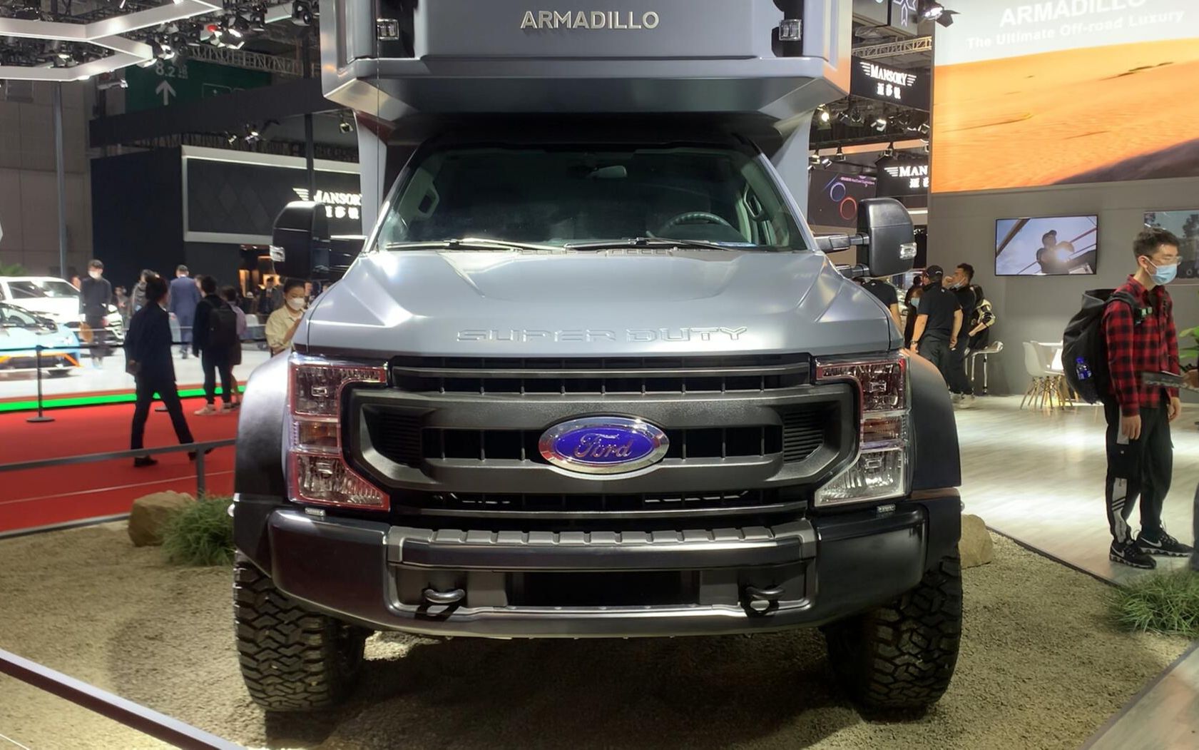 在上海买不起房子可以买它,福特f550阿莫迪罗房车_哔哩哔哩_bilibili