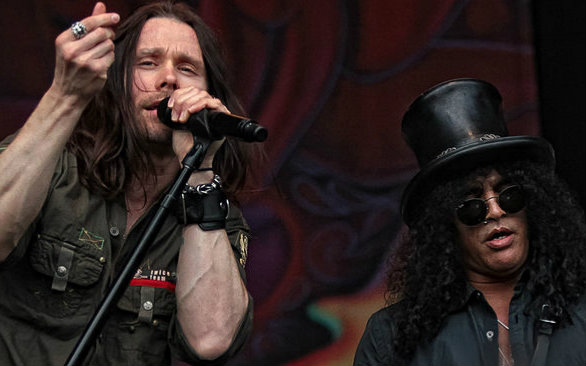 [图]【Slash ft.Myles Kennedy】Live High Voltage 2011 1080P