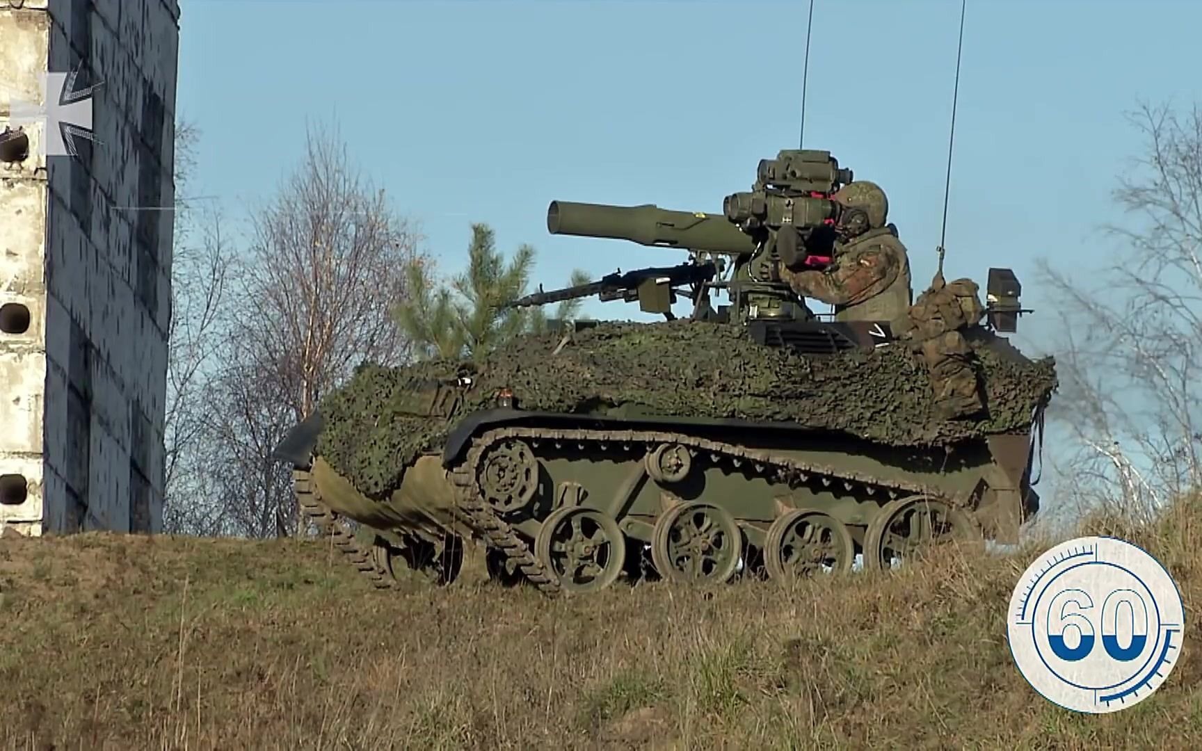 德系武器又一经典之作实拍德国鼬鼠装甲车视频