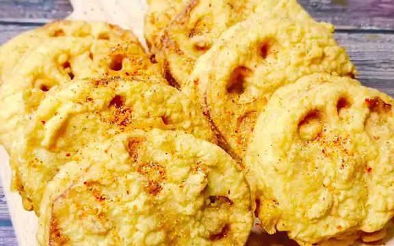 美食诱惑:炸莲夹,撒上椒盐辣椒让你欲罢不能