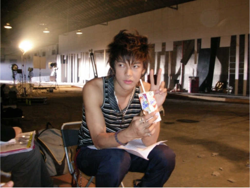 "只有汪东城能hold住的火焰头"