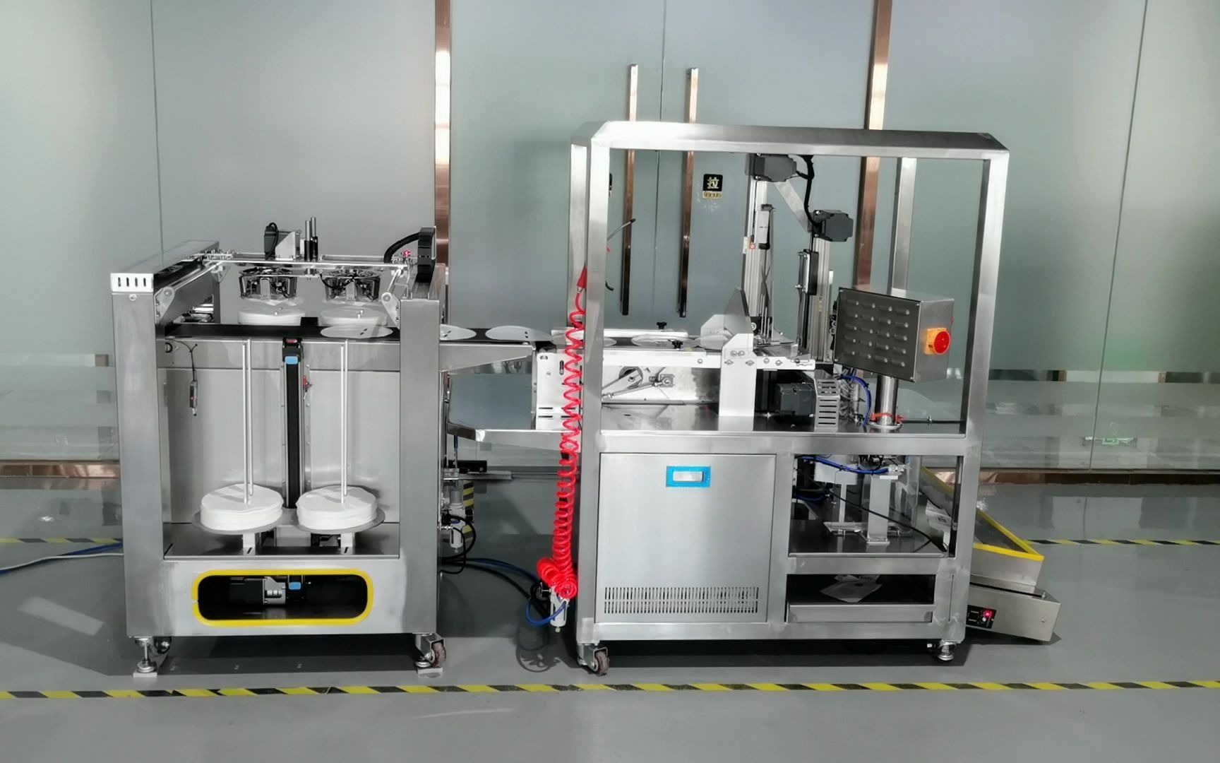 全自动面膜折叠机 小型折叠入袋一体机 无纺布面膜生产设备厂家_哔哩