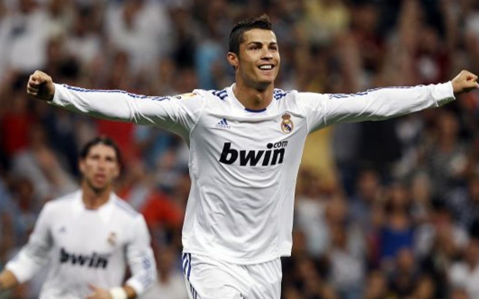 穆氏皇马元年!26岁的c罗10/11赛季十佳进球