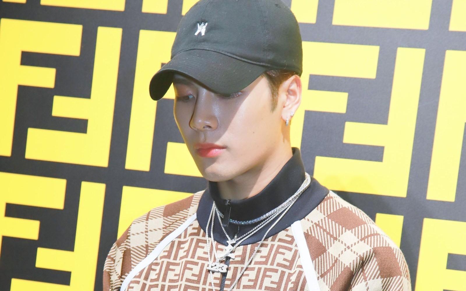 sunny给王嘉尔吃蒸包,不料王嘉尔一句话,瞬间逗笑在场人