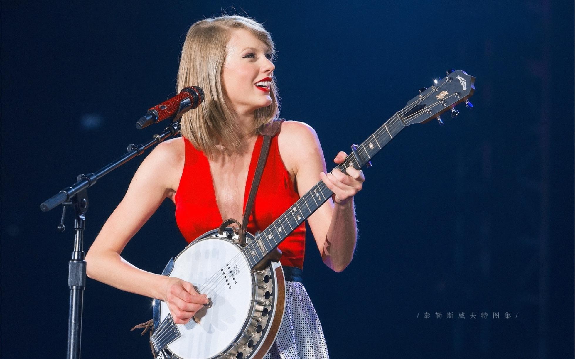 89发型,姨妈造型,唱有屁的歌～taylorswift mean red tour 高清饭拍