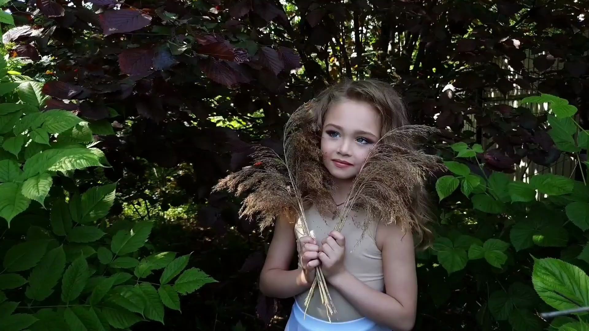 可爱俄罗斯女孩拍写真