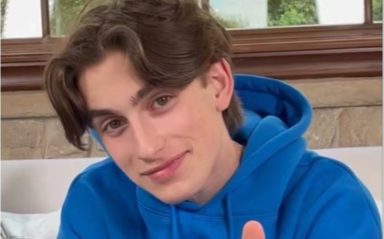 【johnny orlando】一个唱歌时笑得很甜的小男孩