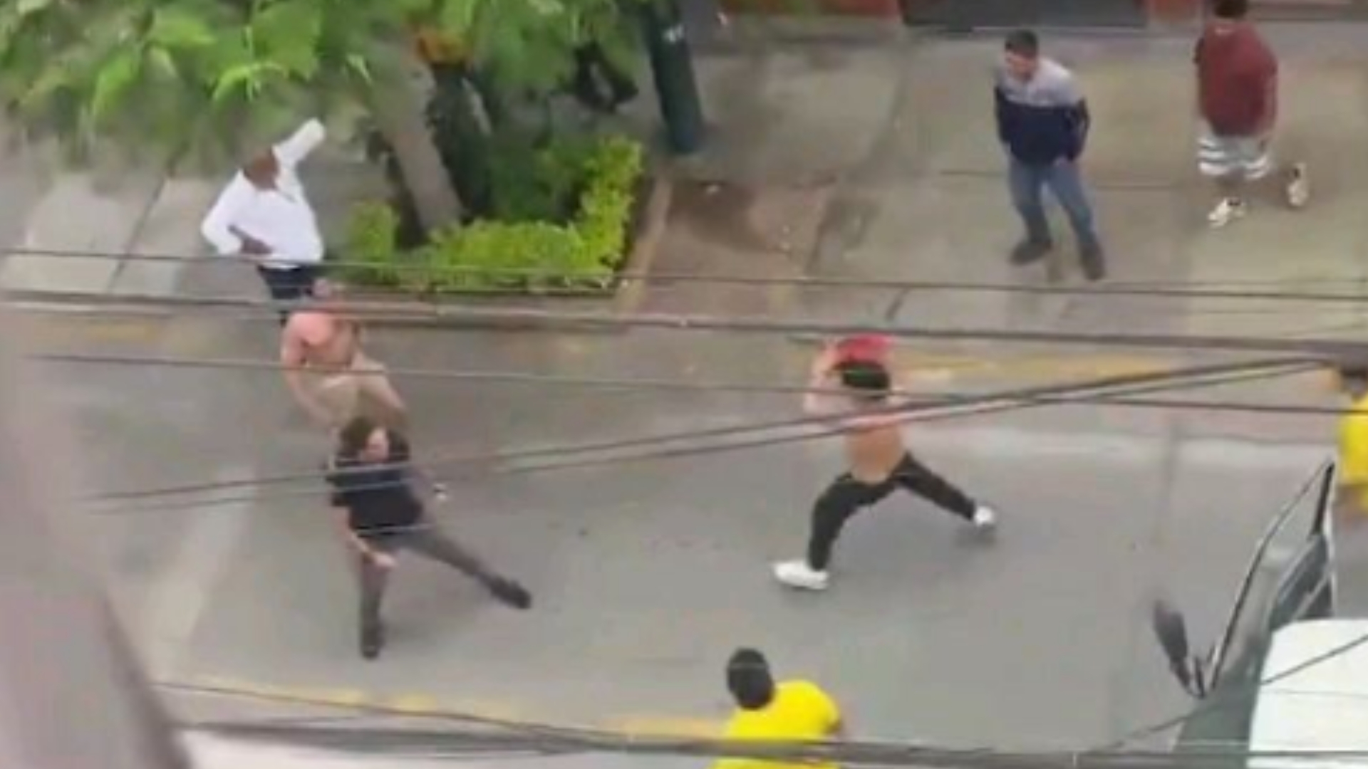 真男人永不后退，狭路相逢勇者方能取胜