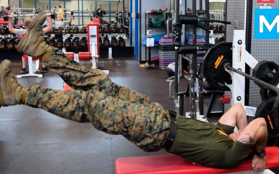 性感大肌肉超级海军陆战队忍者战士迈克尔