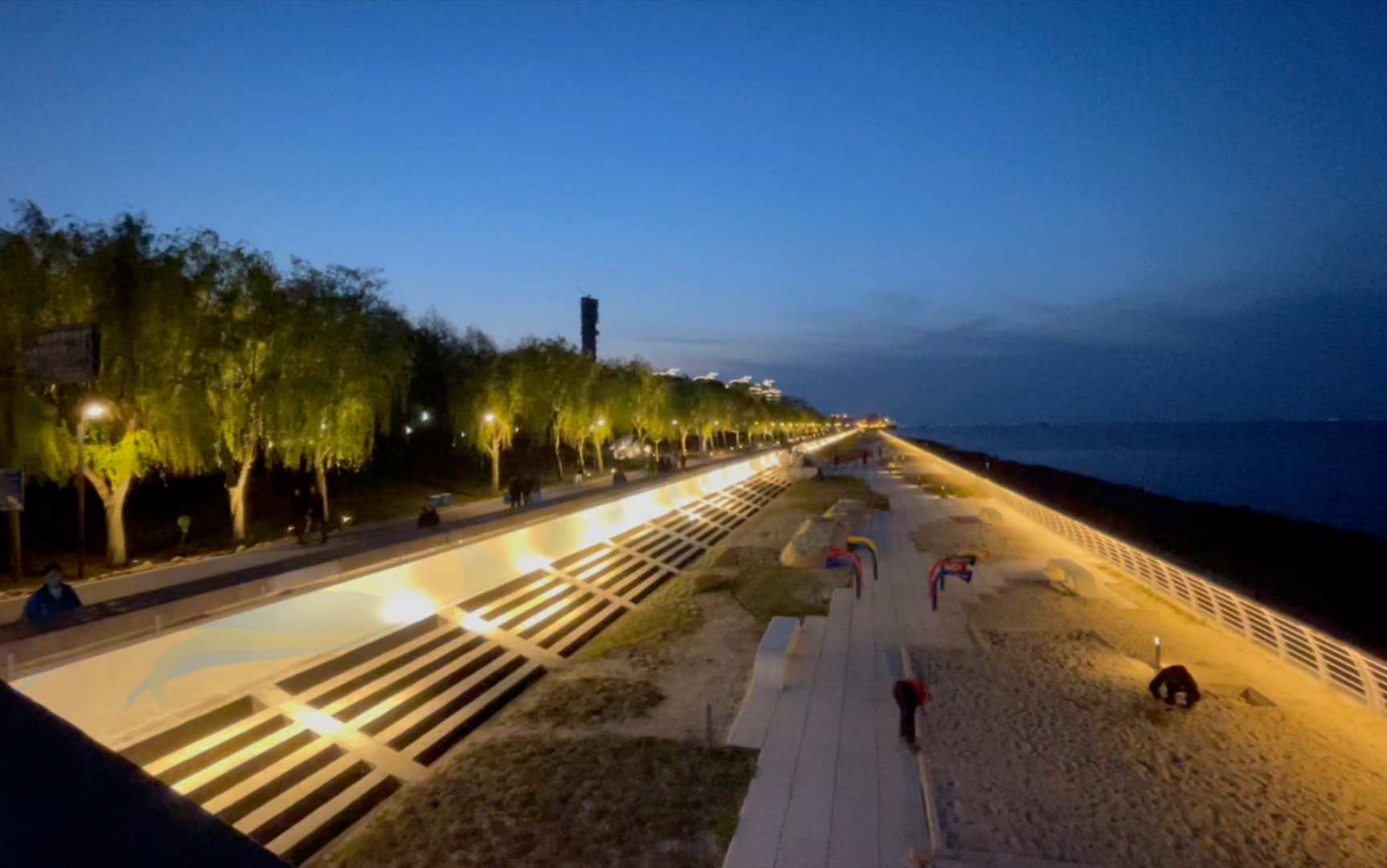 宝山滨江-吴淞国际邮轮码头段夜景