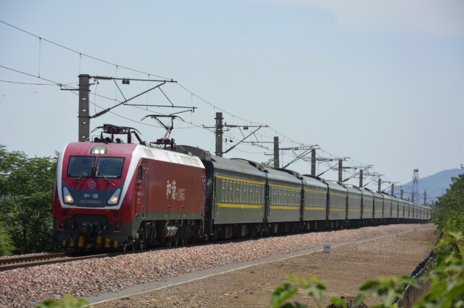 【焦柳铁路】郑局郑段hxd1d-0651牵引客车4706次进宝丰站