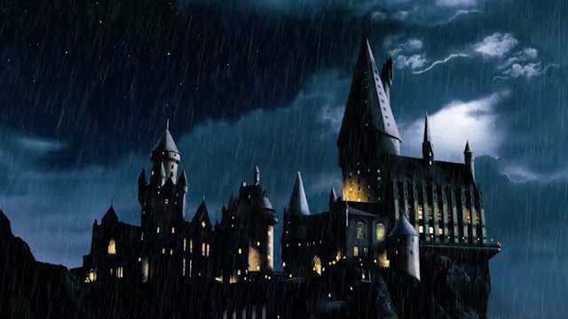 [图]Stormy Night at Hogwarts  Harry Potter Music  Atmospheric Music with Rain and Th