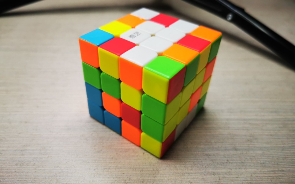 四阶魔方还原教程一白色面中间四块同色还原