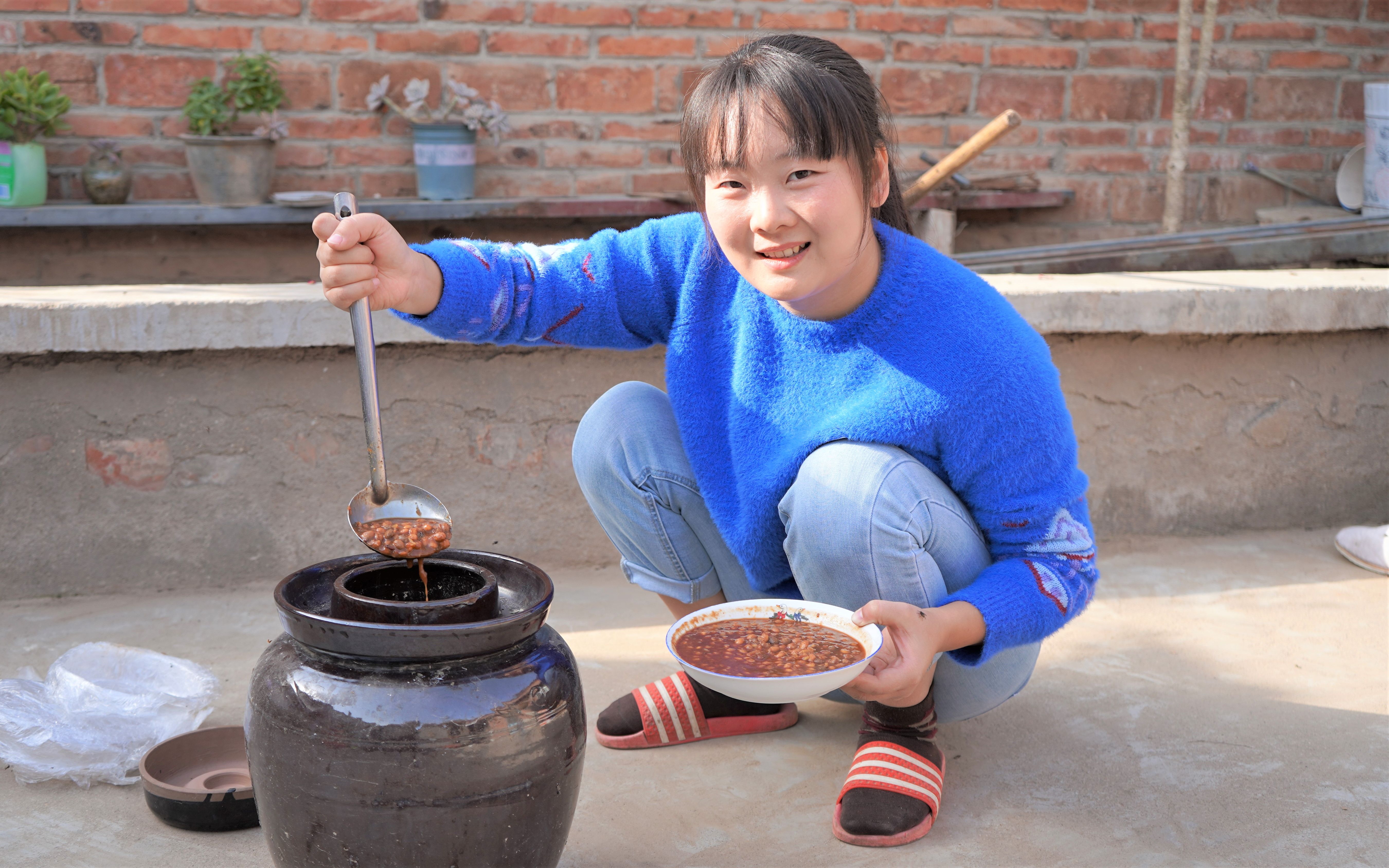 【红油腐乳】每年都要做好几罐红油腐乳,又香又辣,味道独特