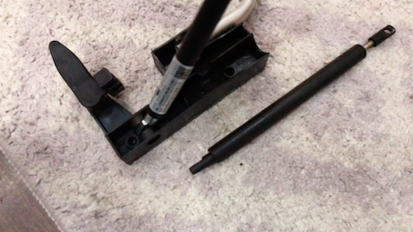 拆房车天窗,自己动手更换液压气弹簧支撑杆,看行不行.