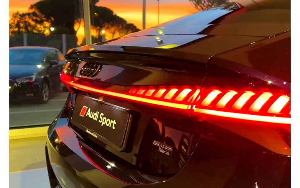 你们为什么不买这个车?#奥迪rs7 #奥迪 #奥迪灯光秀 #轿跑