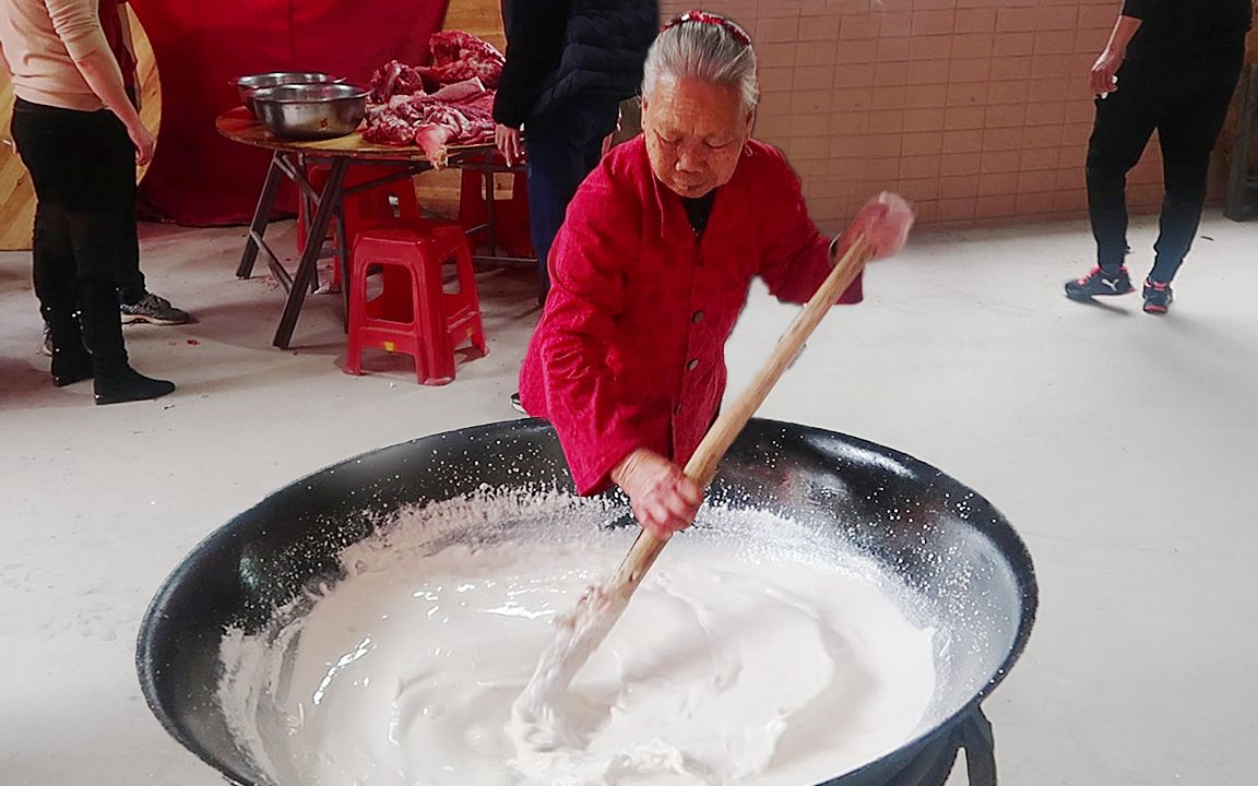 用14斤地瓜粉做出的美食,几十个人抢着吃,Q爽弹牙,超过瘾哔哩哔哩bilibili