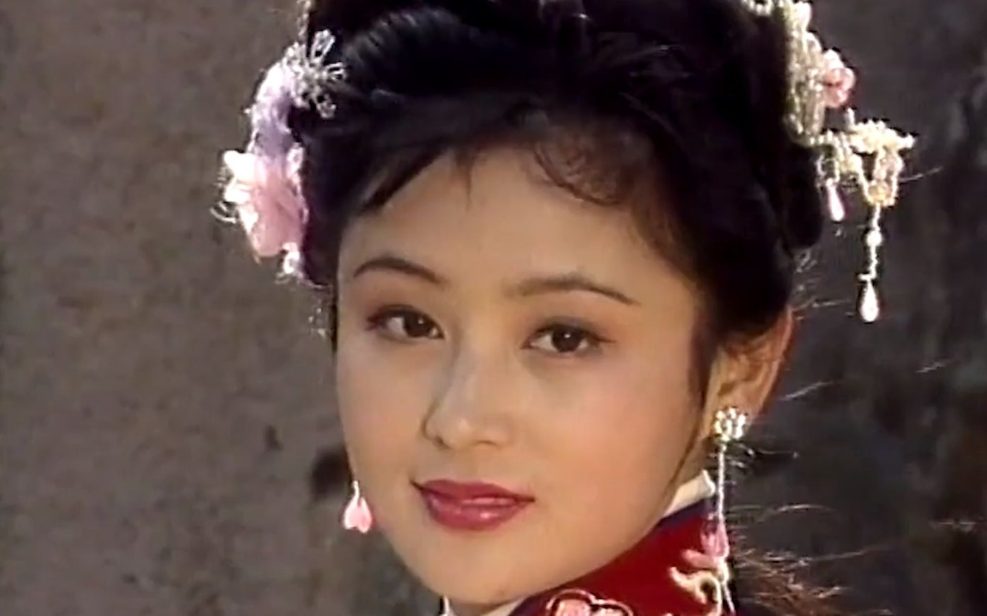 陈红的颜值巅峰,峨眉一笑颠倒众生,不愧被誉为最美貂蝉!