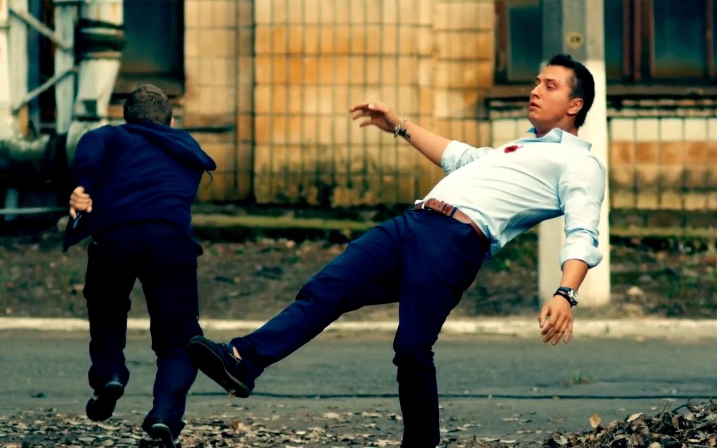 豆瓣高分俄剧纨绔子弟,公子哥为同事挡子弹,顺便追了一把组长