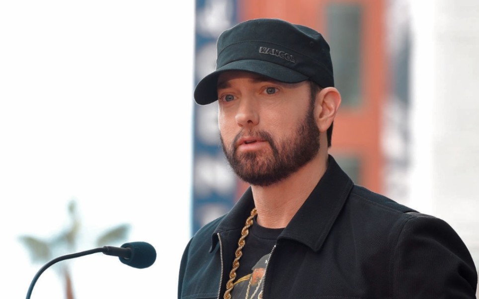 eminem现身2020年第92届奥斯卡颁奖典礼在台上完美表演了loseyourself