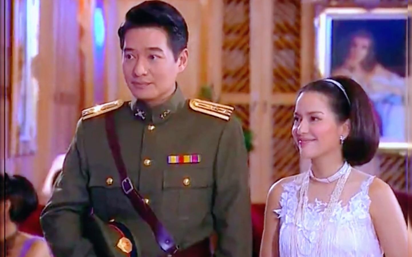 花环夫人,拉媪夫妇参加聚会