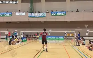 Скачать видео: 眼花缭乱的场地 🇩🇰安赛龙7-6险胜🇯🇵日本高中生