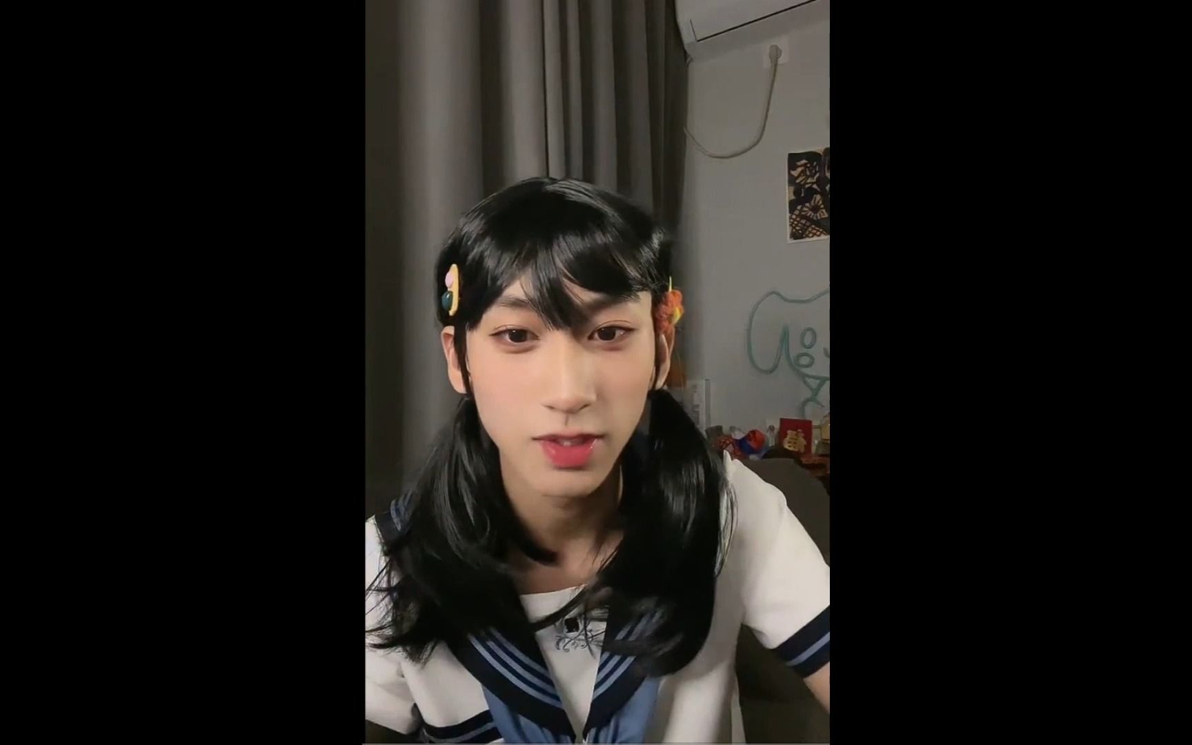 甜妹池小兰限时返场 池忆直播破千女装福利来啦