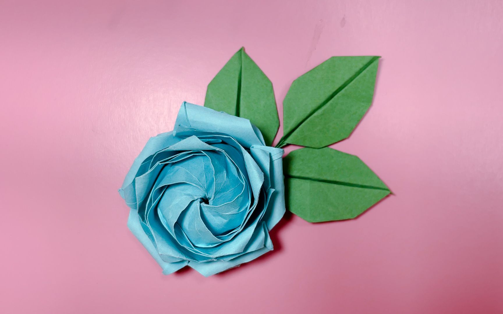 五瓣佐藤玫瑰折纸教程,快来折一框送给爱你&你爱滴人!