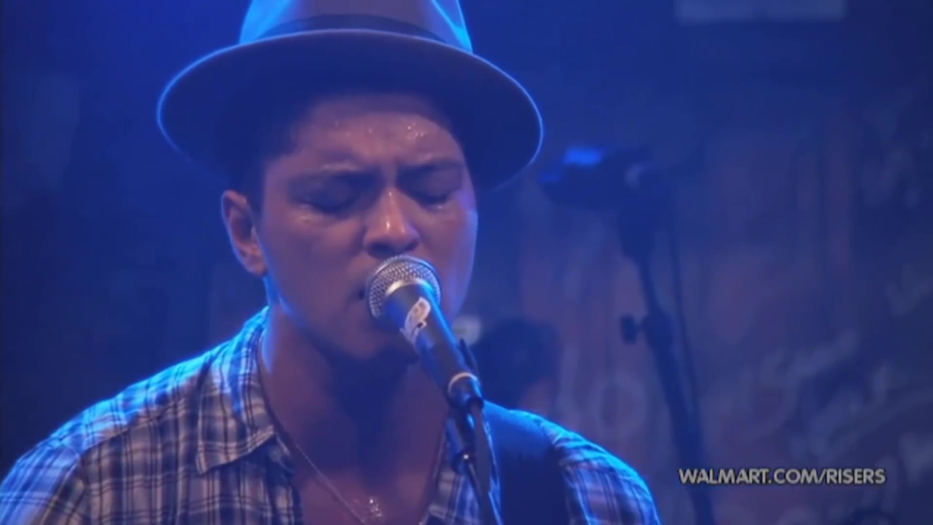 [图]【慢版】Bruno Mars - Grenade (live)